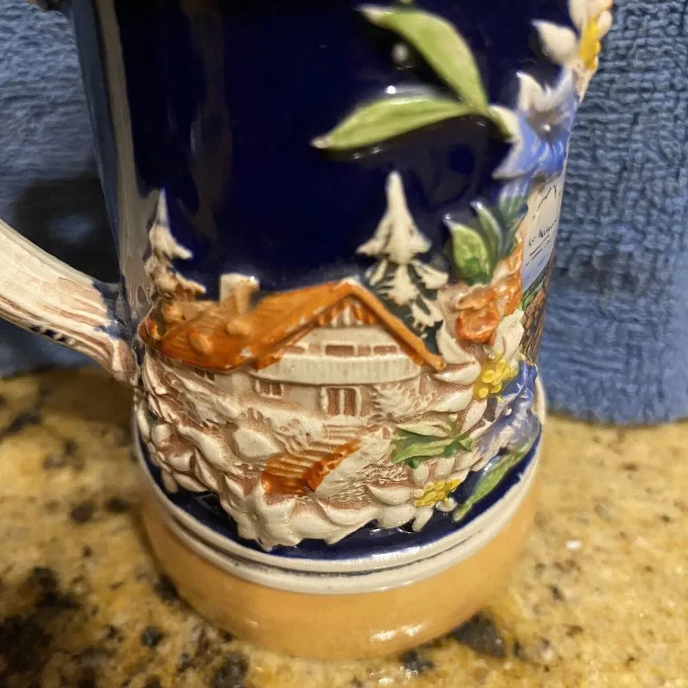 Made in Germany Small Lidded Stein.  Boblingen Marketplatz Pictured Metal Lid‎